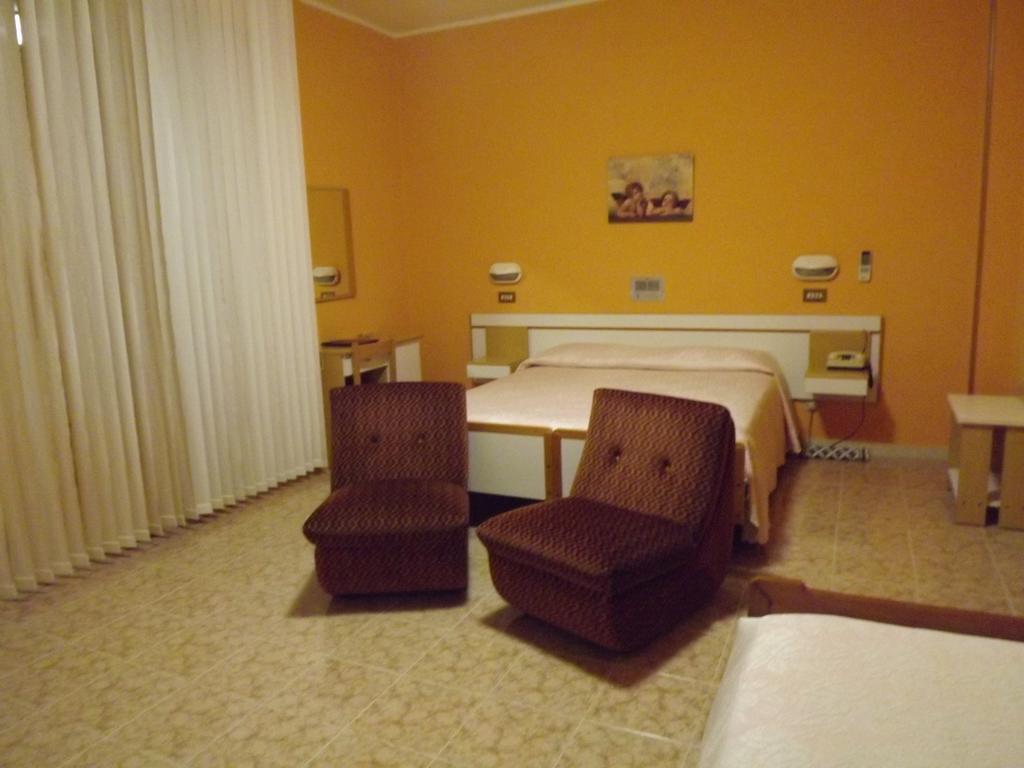 Hotel Cristina Chianciano Terme Habitación foto
