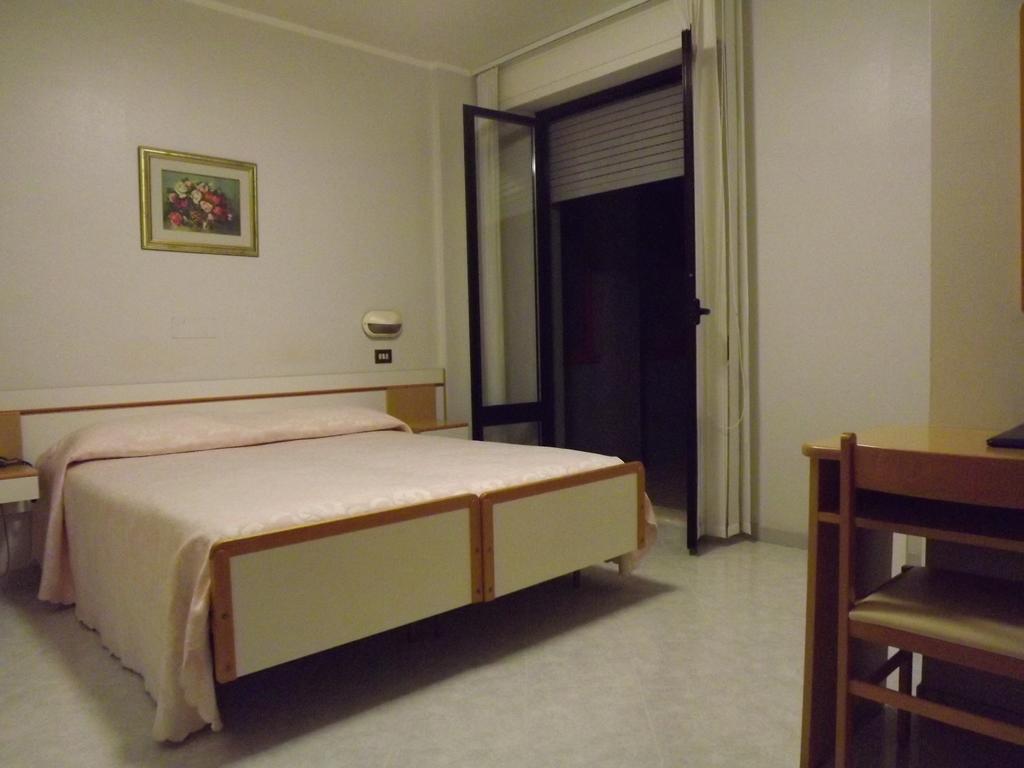 Hotel Cristina Chianciano Terme Habitación foto